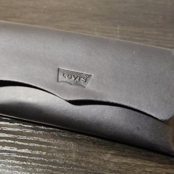 Levis Gold frame pink sunshades - Picture 3 of 4